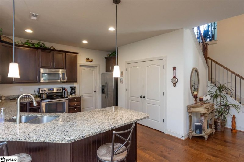 Property image 4 at 202 Windthistle Drive, Greenville, SC 29615