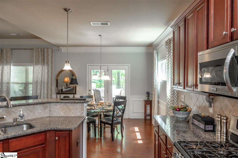 Property image 4 at 111 S Radcliff Way, Spartanburg, SC 29301