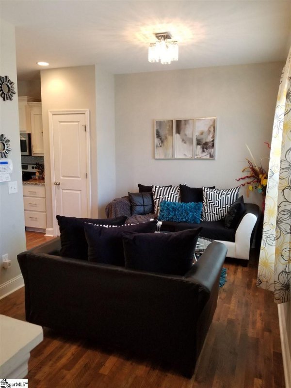 Property image 2 at 122 Village Court, Greer, SC 29651