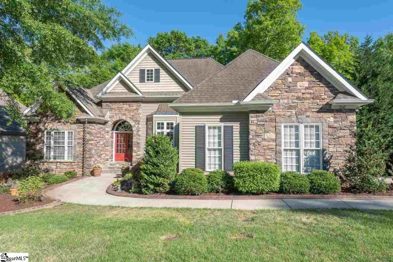 Property image 3 at 210 Netherland Drive, Simpsonville, SC 29681