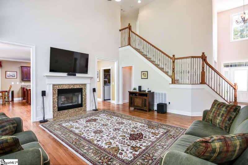 Property image 3 at 6 Crest Hill Drive, Fountain Inn, SC 29644