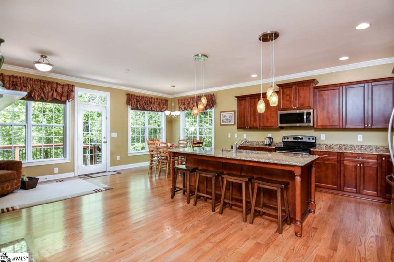 Property image 4 at 6 Crest Hill Drive, Fountain Inn, SC 29644