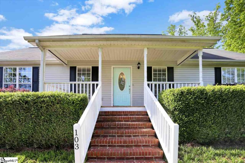 Property image 2 at 103 Hallmark Circle, Easley, SC 29640