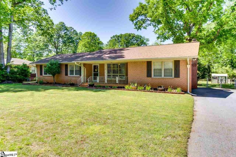 Property image 3 at 125 Bessie Avenue, Greer, SC 29651