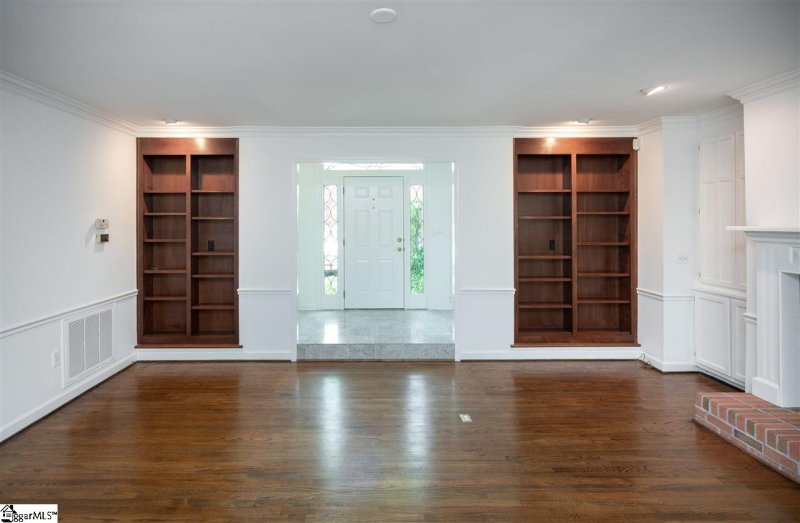 Property image 3 at 118 Hidden Hills Drive, Greenville, SC 29605
