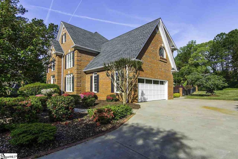 Property image 2 at 305 Ashwick Court, Spartanburg, SC 29301