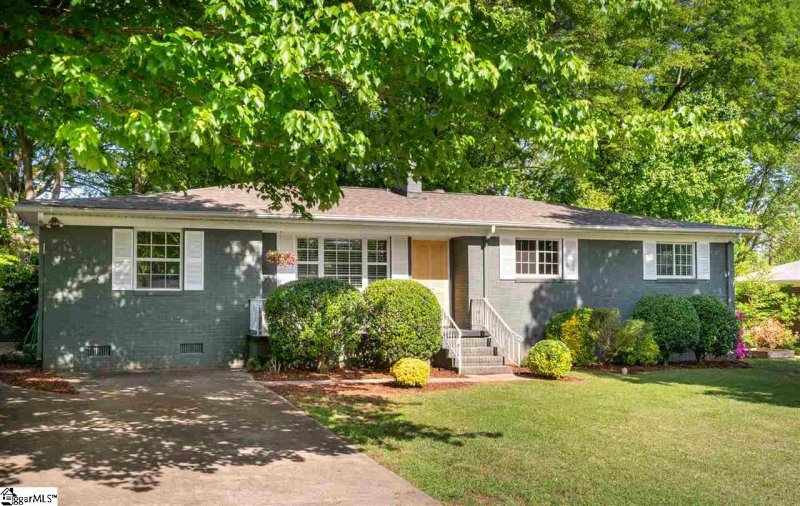 Property image 2 at 207 Courtney Circle, Greenville, SC 29617