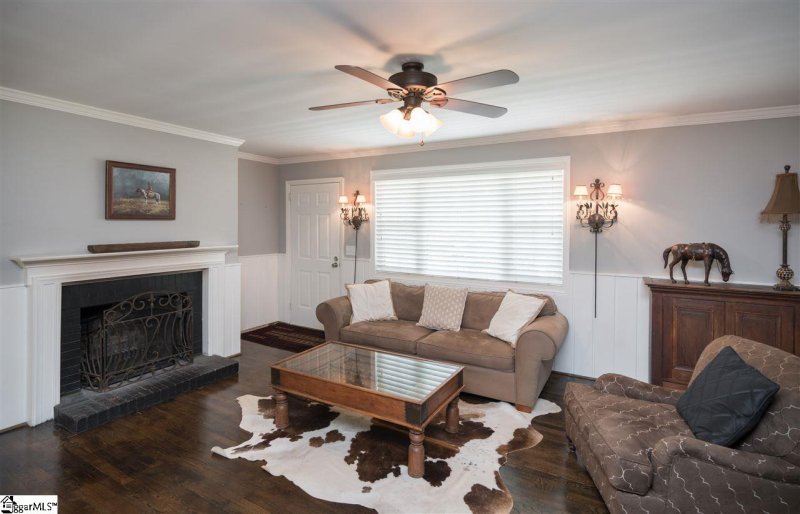 Property image 4 at 207 Courtney Circle, Greenville, SC 29617