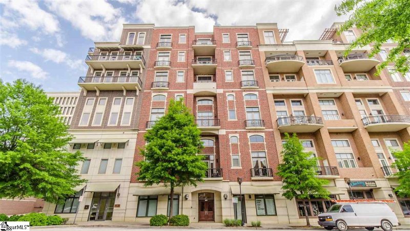 Property image 3 at 111 E McBee Avenue, Greenville, SC 29601