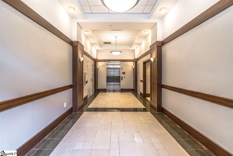 Property image 4 at 111 E McBee Avenue, Greenville, SC 29601