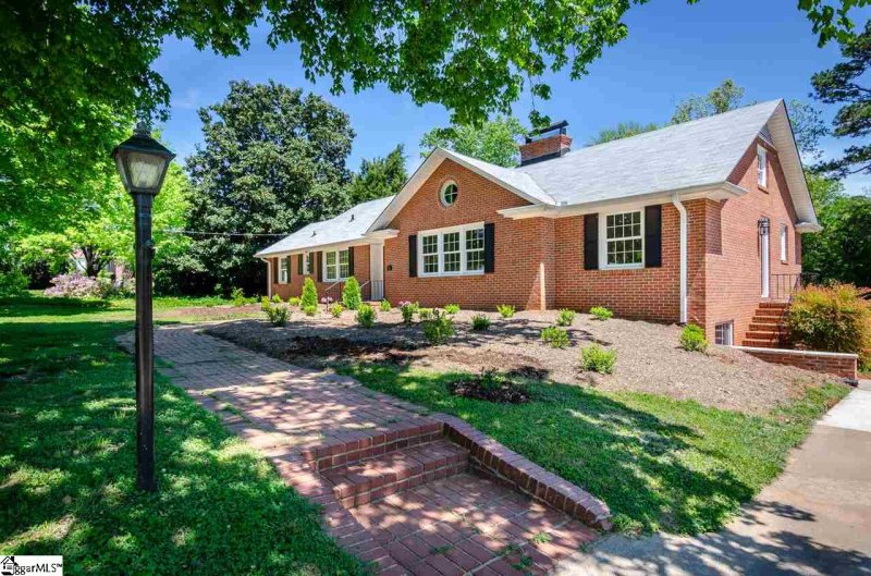 Property image 2 at 5 Ivy Trail, Greenville, SC 29615