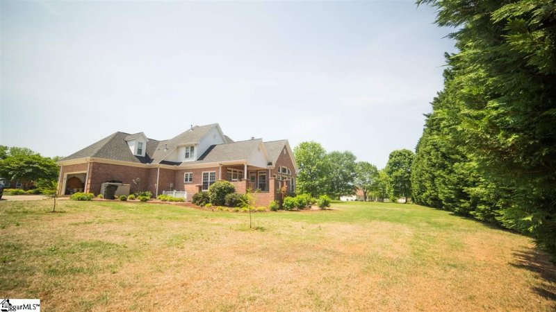 Property image 3 at 517 Silver Ridge Drive, Greer, SC 29651