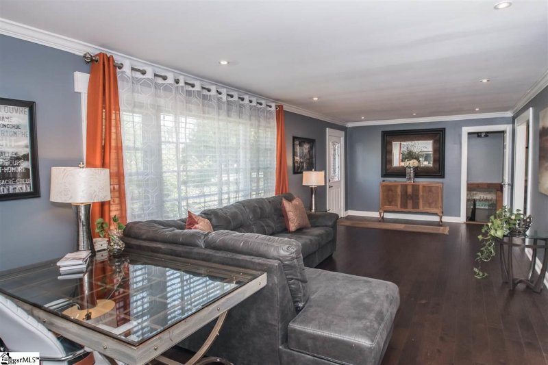 Property image 3 at 104 Central Avenue, Mauldin, SC 29662