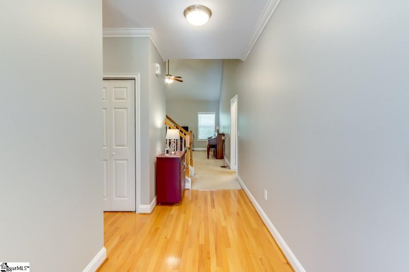 Property image 4 at 305 Glencrest Court, Greer, SC 29650