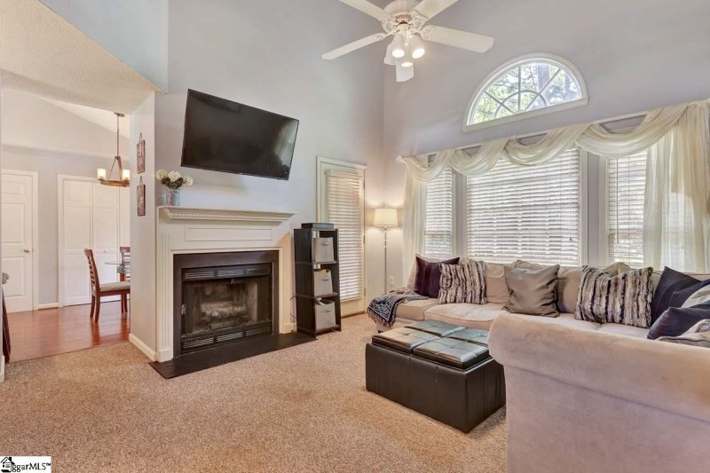 Property image 4 at 5 Fallsburg Court, Greenville, SC 29615