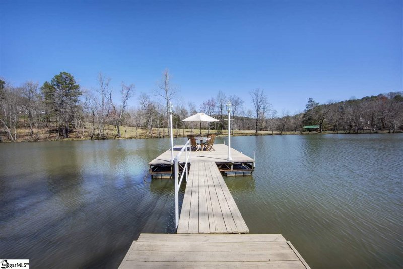 Property image 2 at 42 Harbor Drive, Greenville, SC 29611