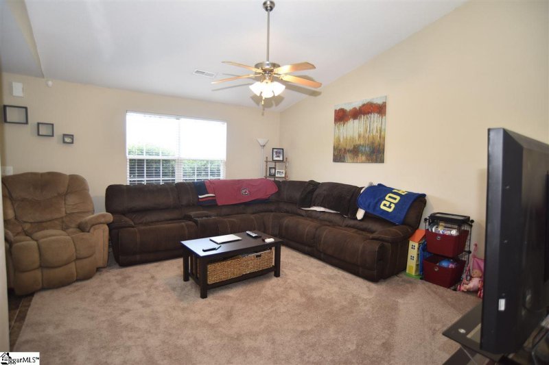 Property image 3 at 213 Haven Reach Way, Taylors, SC 29687