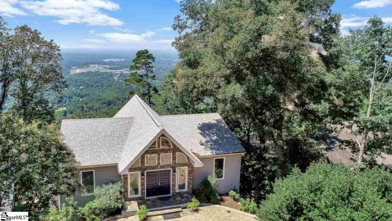 Property image 2 at 903 Altamont Road, Greenville, SC 29609