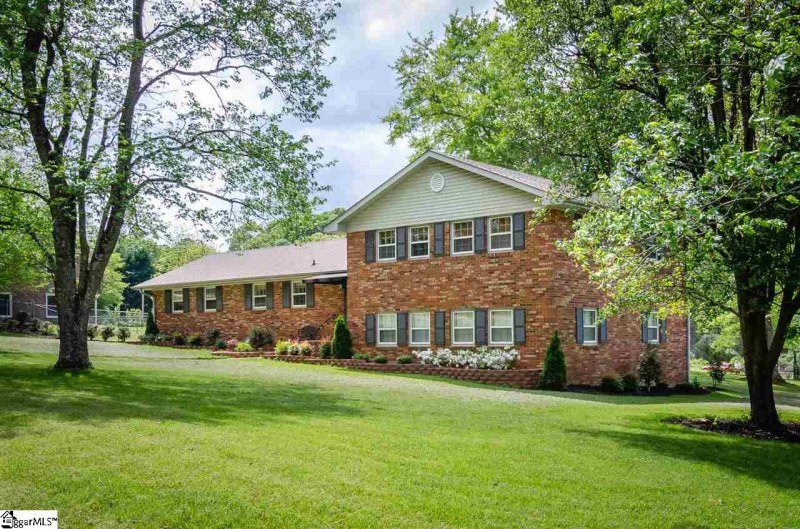 Property image 2 at 5 Saluda Road, Williamston, SC 29697