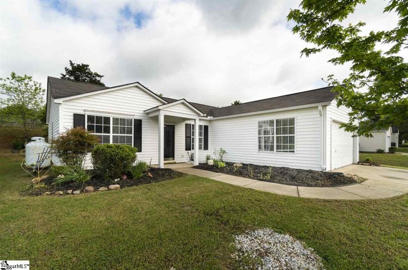 Property image 2 at 104 Granary Drive, Simpsonville, SC 29681