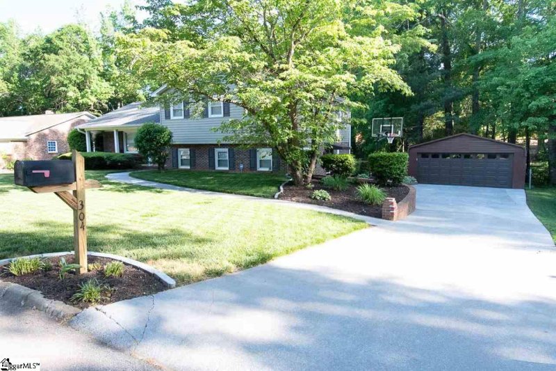 Property image 3 at 304 Poplar Lane, Mauldin, SC 29662