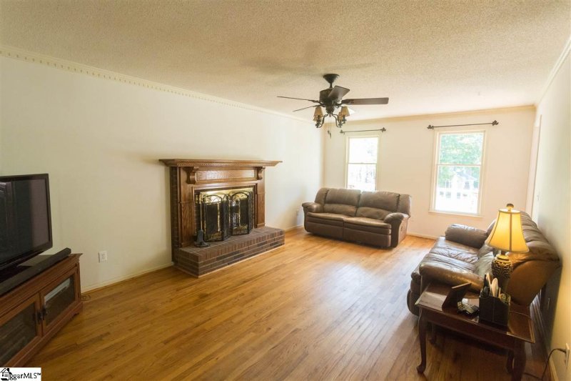 Property image 4 at 213 Squires Creek Road, Simpsonville, SC 29681-7240