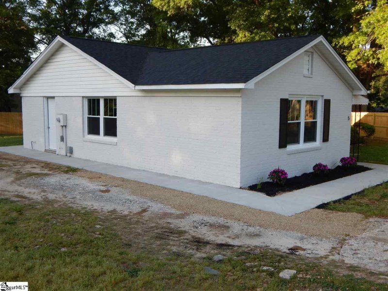 Property image 2 at 5 Gavin Place, Taylors, SC 29687