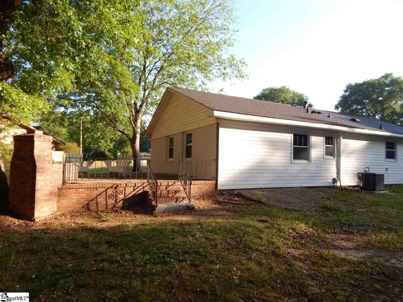 Property image 4 at 5 Gavin Place, Taylors, SC 29687