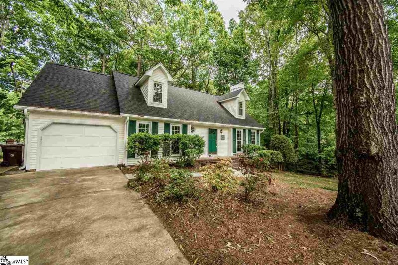 Property image 2 at 8 Bendingwood Court, Taylors, SC 29687