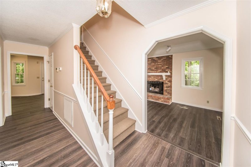 Property image 3 at 8 Bendingwood Court, Taylors, SC 29687