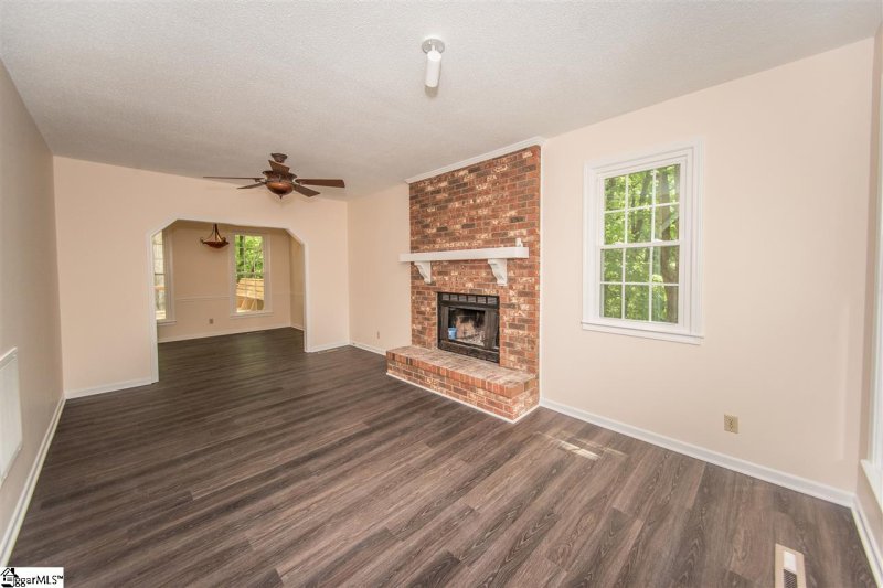 Property image 4 at 8 Bendingwood Court, Taylors, SC 29687