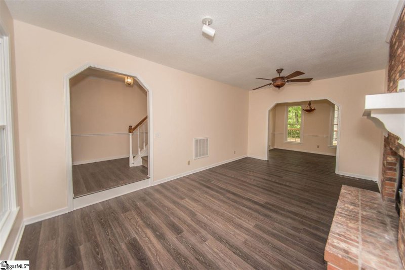 Property image 5 at 8 Bendingwood Court, Taylors, SC 29687