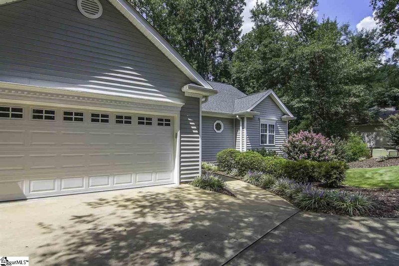 Property image 5 of 234 Hatteras Lane in Ambergate, Simpsonville, SC 29680