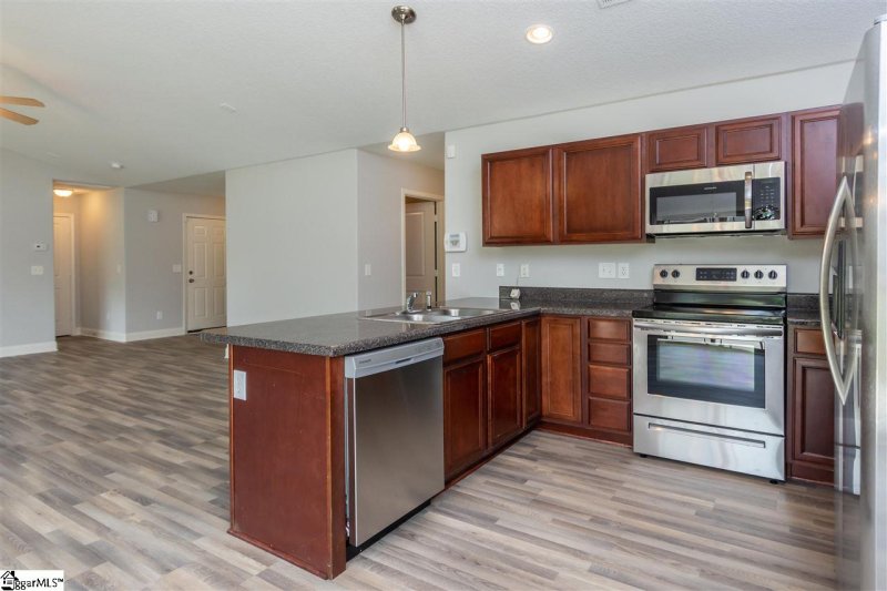 Property image 3 at 101 Redstem Drive, Simpsonville, SC 29681