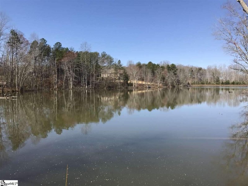 Property image 2 at 101 Crawford Lake Drive, Easley, SC 29642