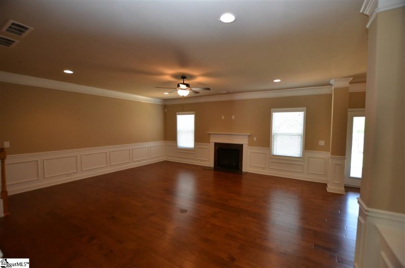 Property image 5 at 305 Graylin Drive, Spartanburg, SC 29301