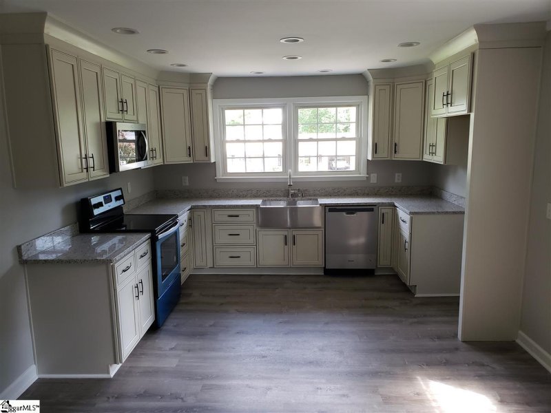 Property image 2 at 4 Strand Court, Taylors, SC 29687-3517