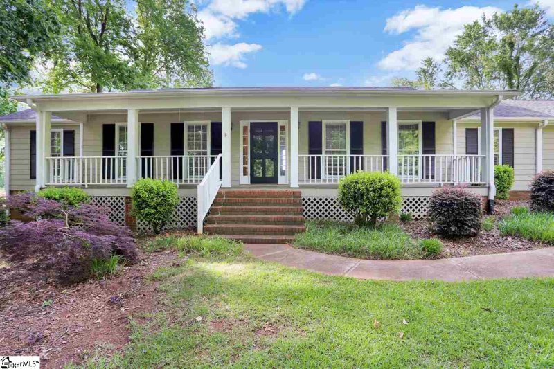 Property image 2 at 512 Cambridge Drive, Spartanburg, SC 29301