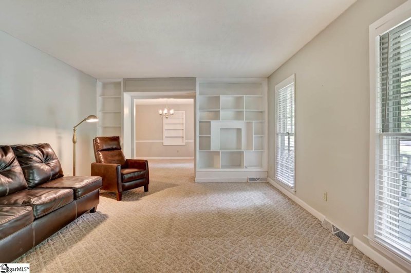 Property image 4 at 512 Cambridge Drive, Spartanburg, SC 29301