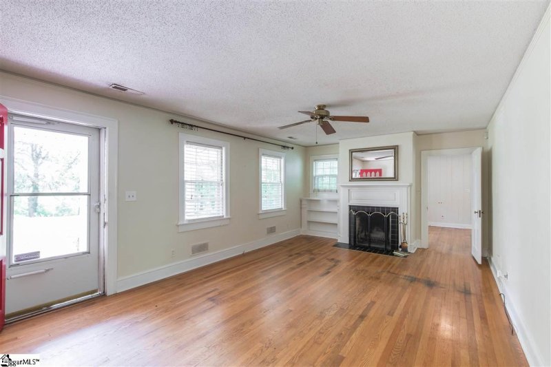 Property image 4 at 1 Wills Cap Court, Greer, SC 29651