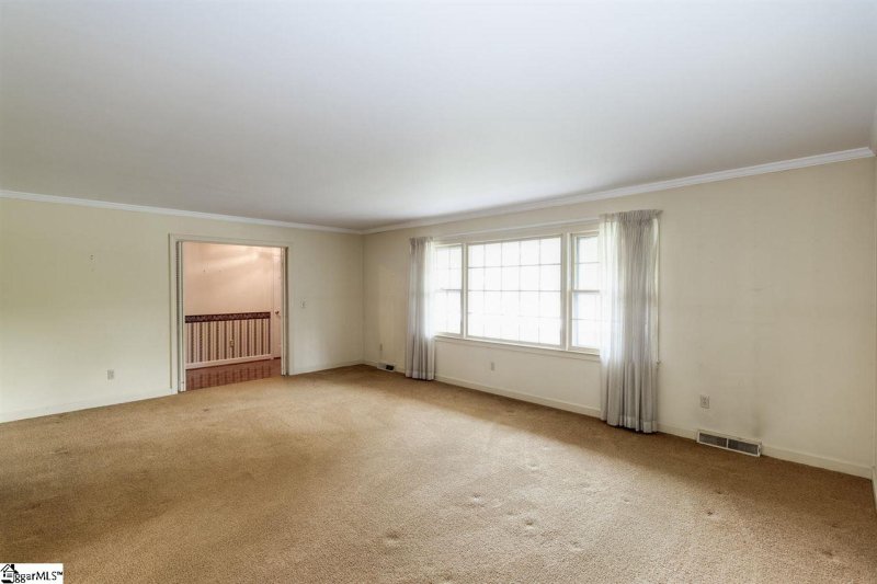 Property image 5 at 5 Donington Drive, Greenville, SC 29615