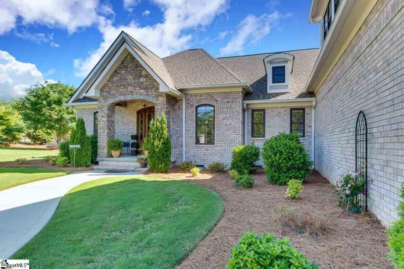 Property image 3 at 1 Charlestonplace Court, Greenville, SC 29615