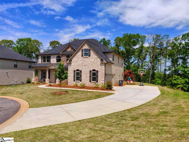 Property image 3 at 225 Ashcroft Lane, Simpsonville, SC 29681