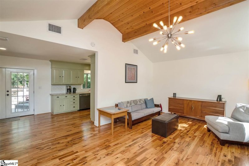 Property image 4 at 106 Glenda Lane, Greenville, SC 29607