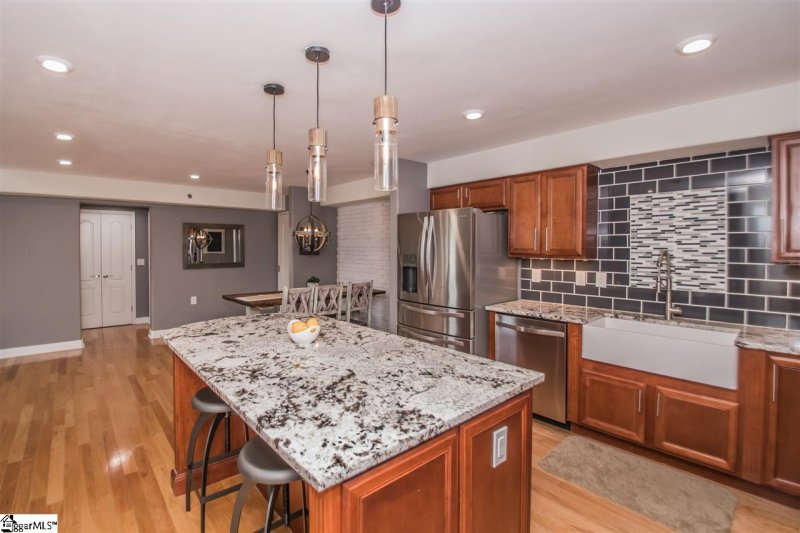 Property image 2 at 1001 S Church Street, Greenville, SC 29601