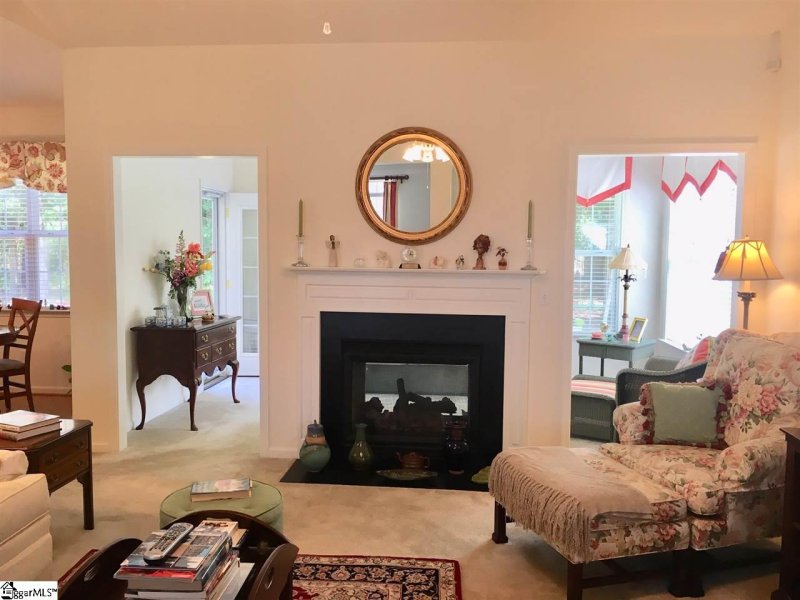 Property image 4 at 102 Hanging Moss Lane, Greenville, SC 29615