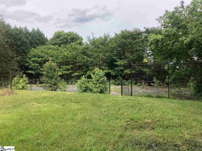 Property image 2 at 106 Raven Road, Greenville, SC 29615