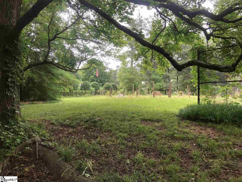 Property image 3 at 106 Raven Road, Greenville, SC 29615