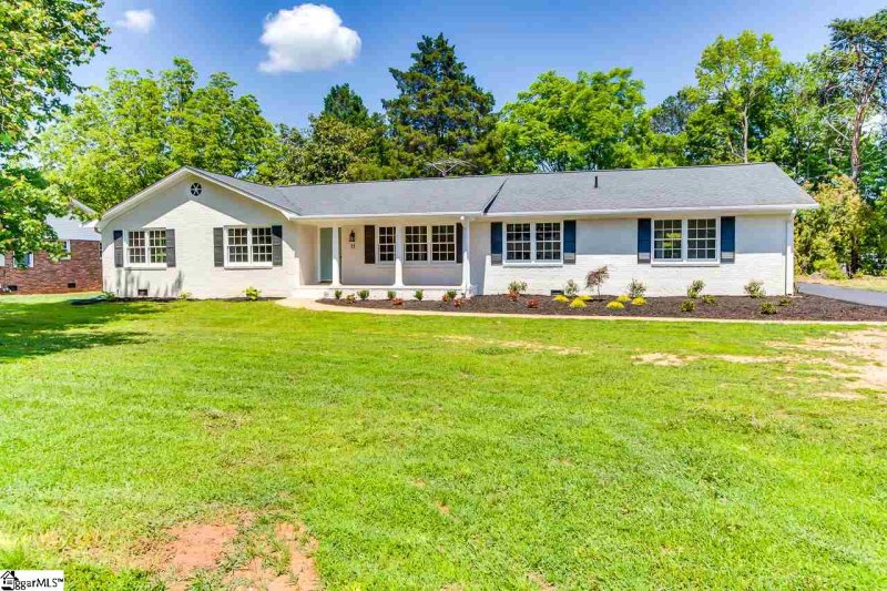 Property image 2 at 11 Howell Circle, Greenville, SC 29615
