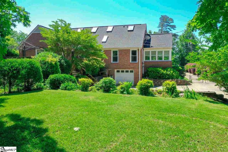 Property image 2 at 14 Primrose Lane, Greenville, SC 29607